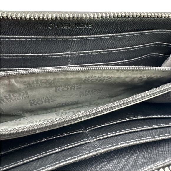 MICHAEL KORS Metallic Silver Signature Wallet - Picture 7 of 10